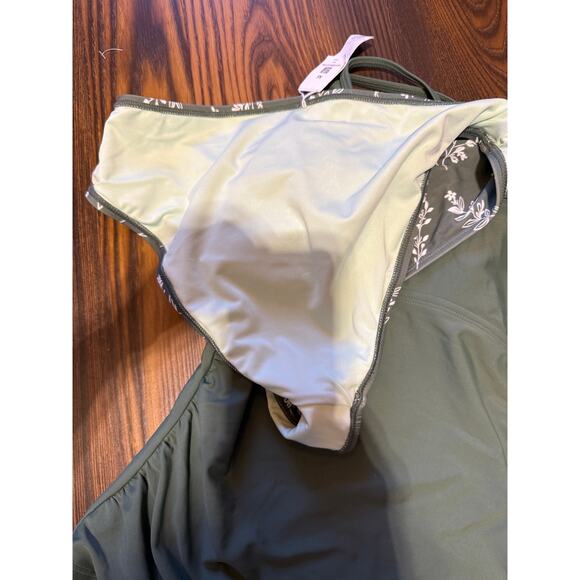 NWT Cupshe Crisscross Back Cutout Ruched Double Strap Tankini Size M - Picture 11 of 14